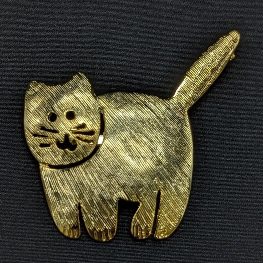 Vintage Chonky Cat Brooch Pin Gold-Tone Kitty